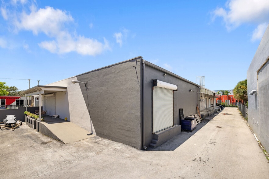 More Photos Of 275 NE 59th St, Miami Flex For Lease