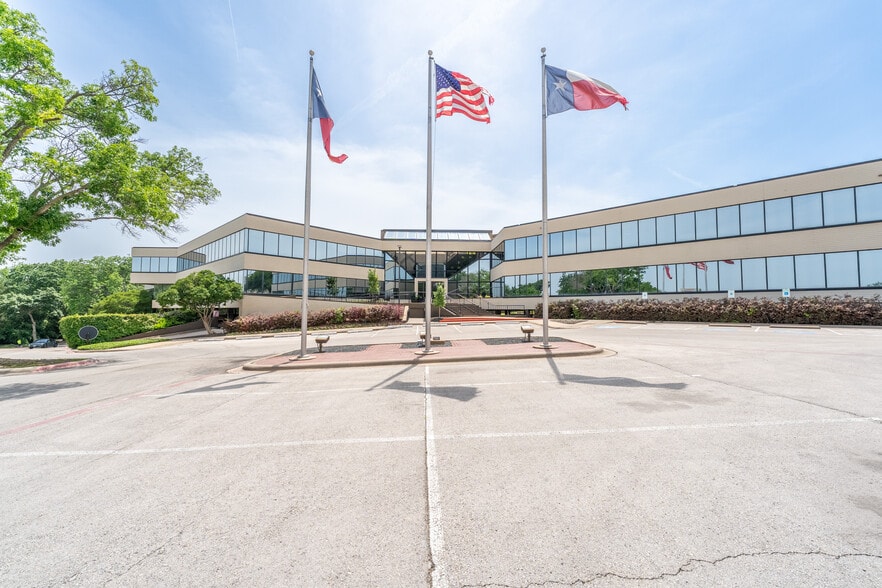Primary Photo Of 6600 Lyndon B Johnson Fwy, Dallas Office For Lease
