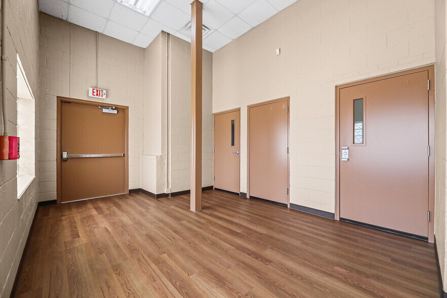 More Photos Of 3475 Ridge Rd, Cleveland Skating Rink For Sale