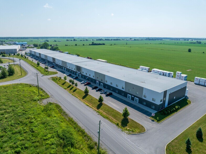 More Photos Of 379B Corduroy Rd, Ottawa Warehouse For Lease