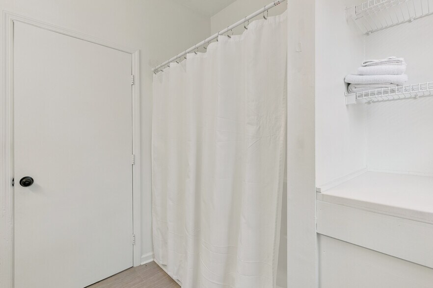 More Photos Of 1113 Grant St, Brunswick Apartments For Sale