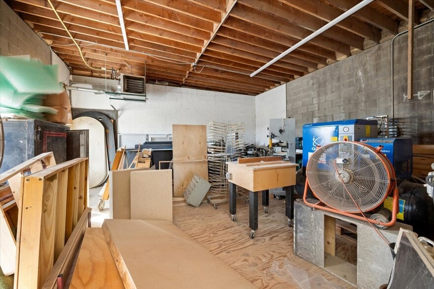 More Photos Of 401 State Route 202, Raritan Freestanding For Sale