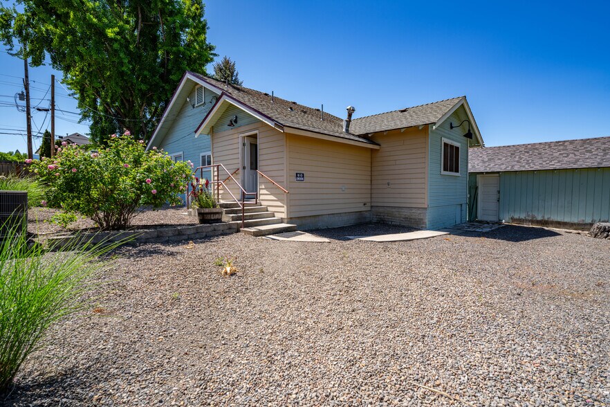 More Photos Of 143 S Main St, Phoenix Office For Sale