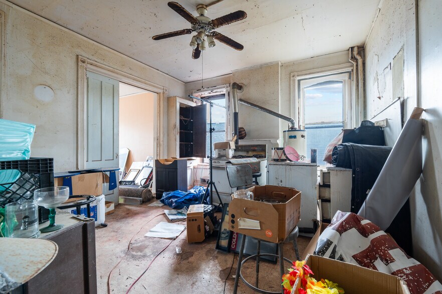 More Photos Of , Utica Unknown For Sale