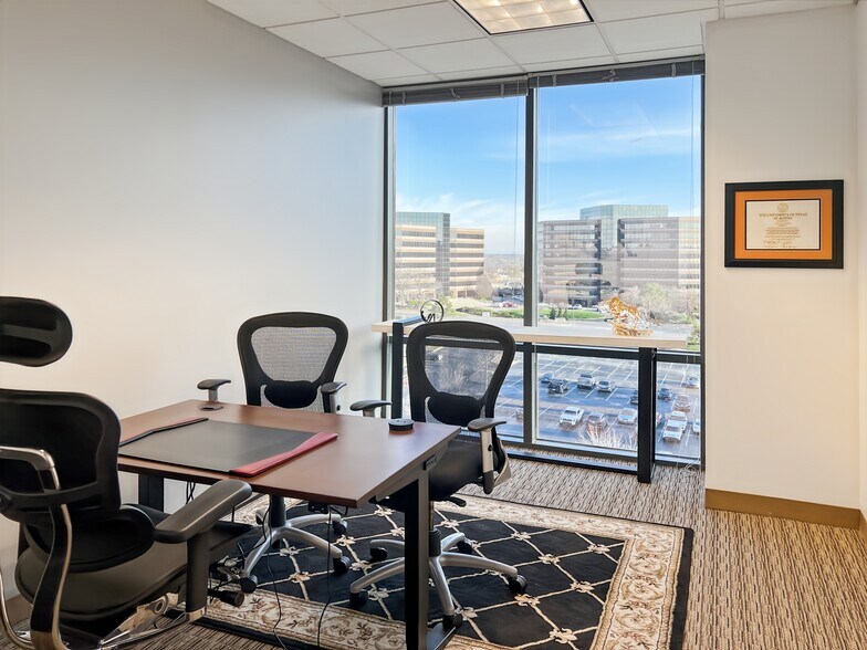 More Photos Of 7500 College Blvd, Overland Park Coworking Space