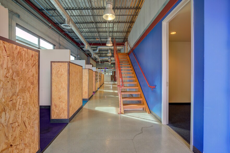 More Photos Of 130 Lomita St, El Segundo Research And Development For Lease