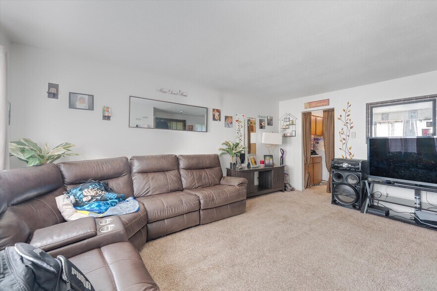 More Photos Of 227 24th Ave, Longview Apartments For Sale