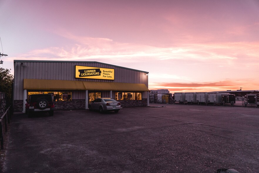 More Photos Of 2227 Gulf Fwy, League City Warehouse For Sale