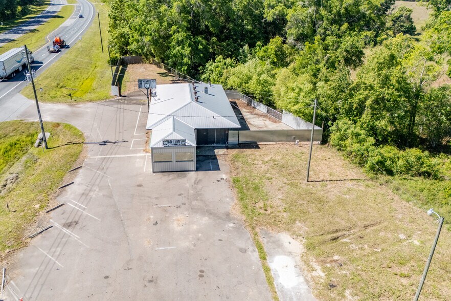 More Photos Of 19510 NE US Hwy 301, Waldo Storefront Retail Office For Sale