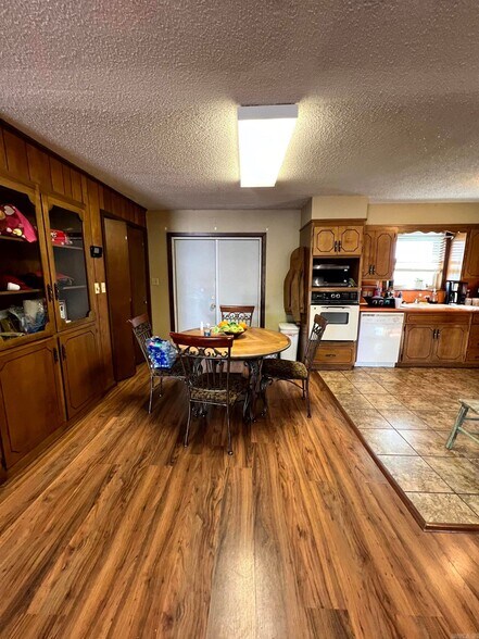 More Photos Of 418 Eastline Rd, Searcy Light Distribution For Sale