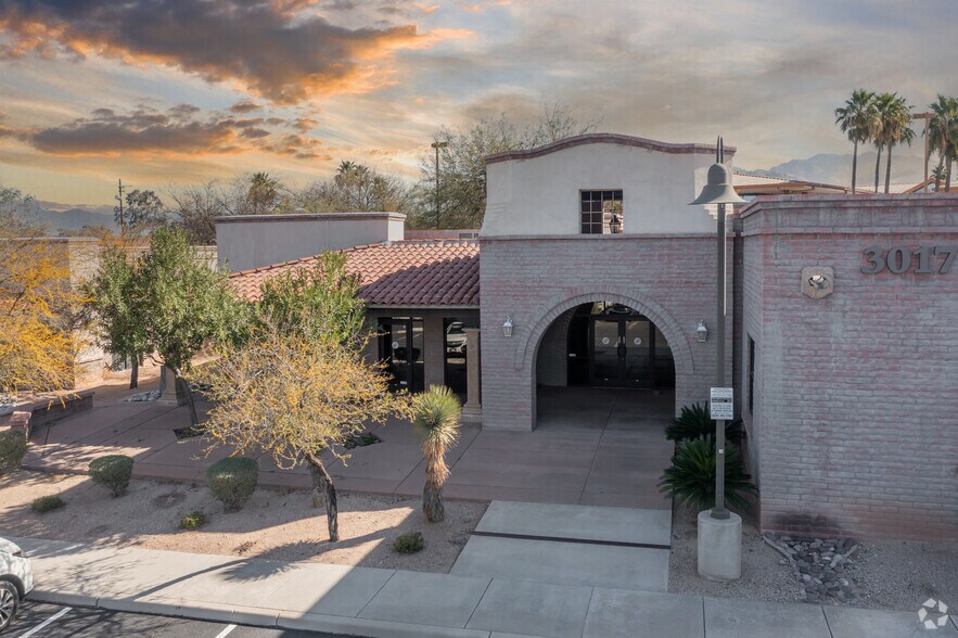 More Photos Of 3017 W Ina Rd, Tucson Office For Lease