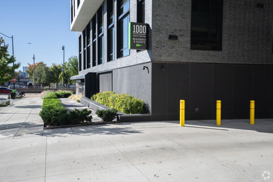 More Photos Of 1000 S Capitol St SE, Washington Apartments For Lease