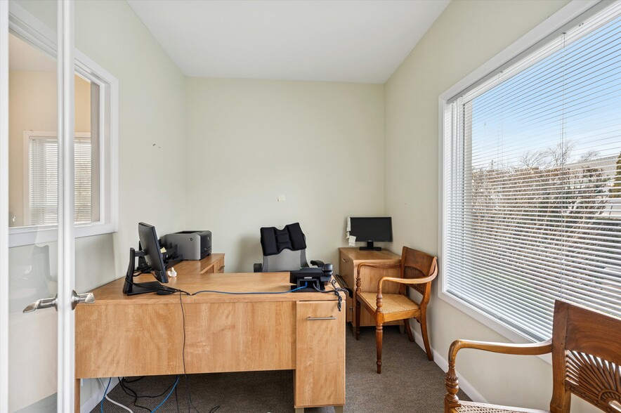 More Photos Of 28 Cameron St, Southampton Freestanding For Sale