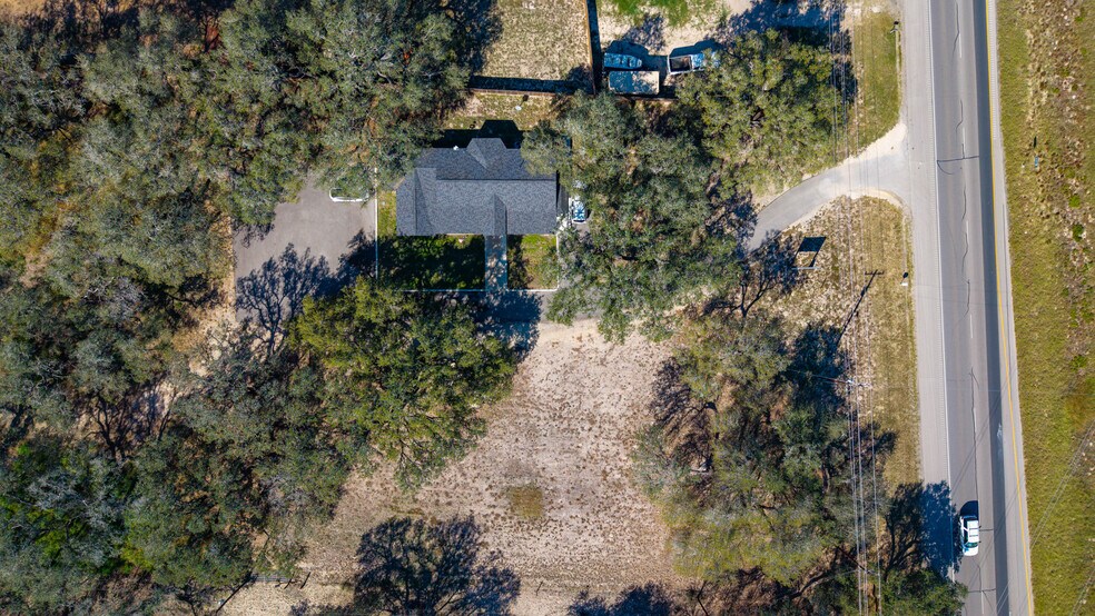 More Photos Of 5683 US Highway 181 N, Floresville Office For Sale