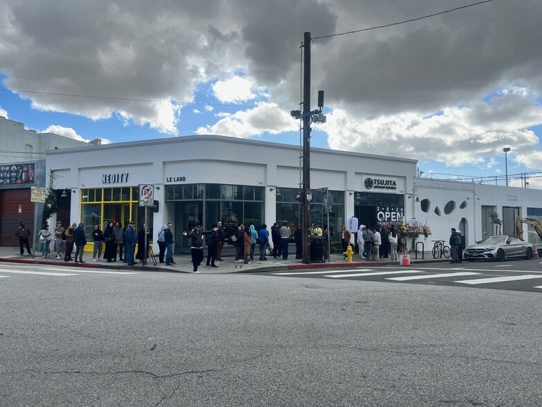 More Photos Of 734-744 E 3rd St, Los Angeles Storefront For Lease