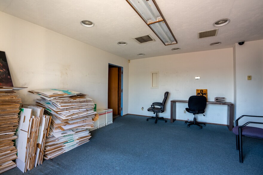More Photos Of 4946 Florence Ave, Bell Medical For Lease