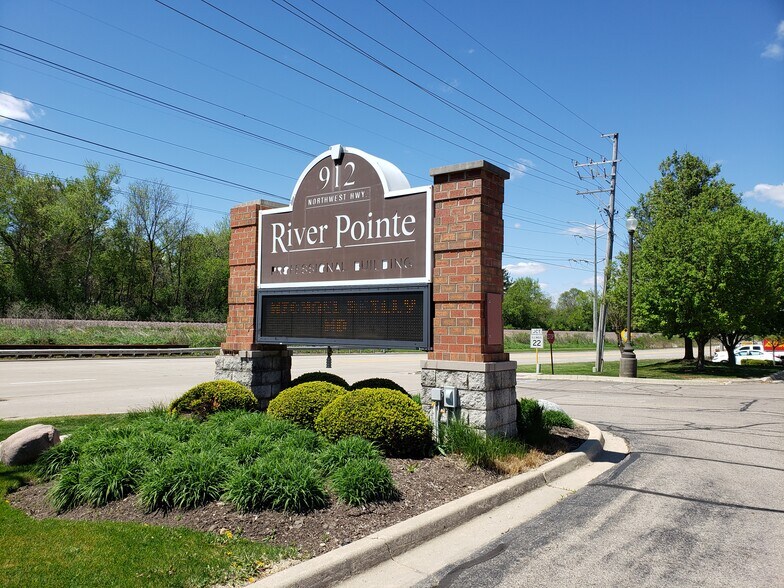 More Photos Of 912 Northwest Hwy, Fox River Grove Medical For Sale