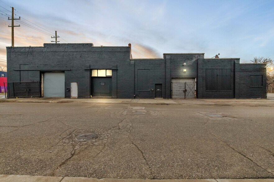 More Photos Of 2232-2240 Bellevue St, Detroit Industrial For Sale