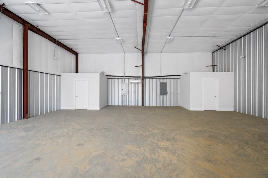 More Photos Of 2138 Surrett Dr, High Point Self Storage For Sale