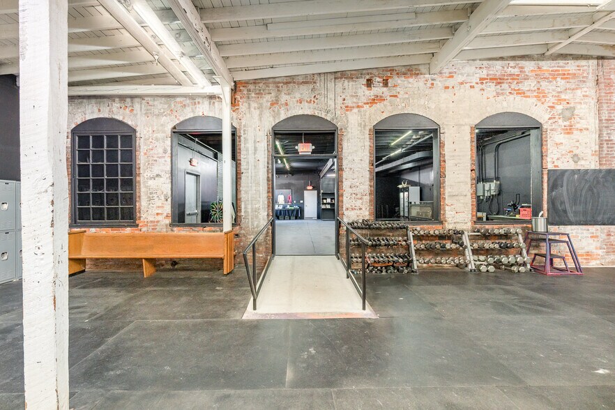 More Photos Of 77 Foundry Ave, Batavia Warehouse For Sale