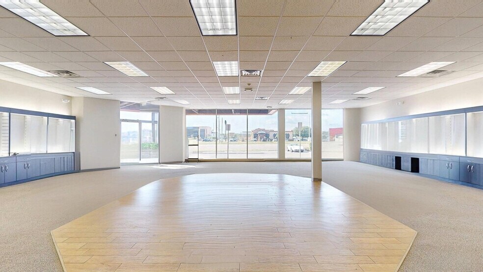 More Photos Of 2001-2043 E Fowler Ave, Tampa General Retail For Lease