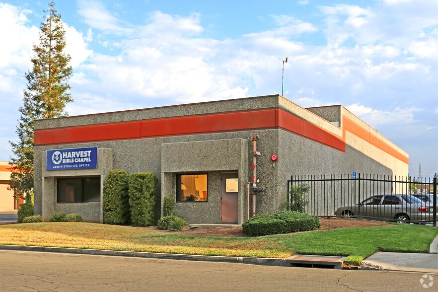 More Photos Of 452 W Bedford Ave, Fresno Unknown For Lease