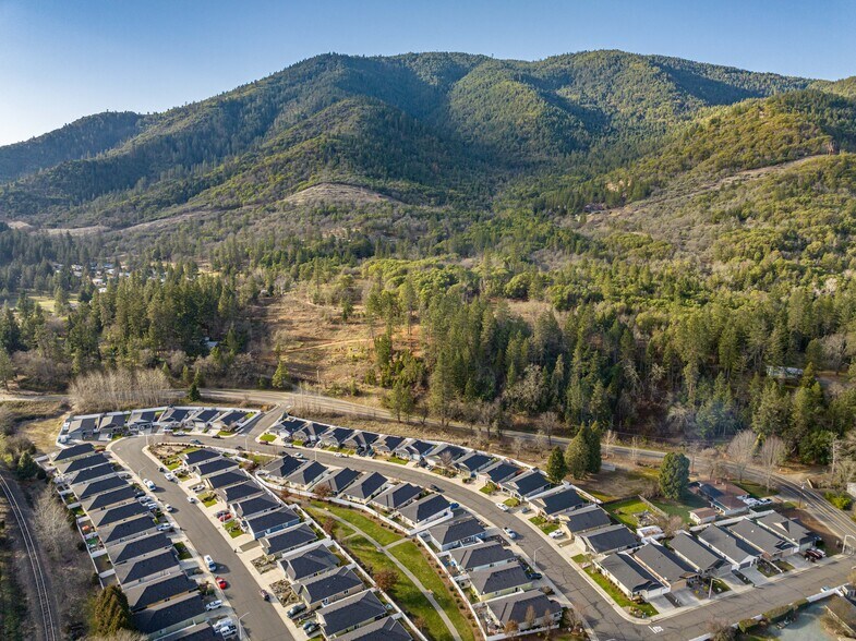 More Photos Of 0 Foothill blvd, Rogue River Land For Sale