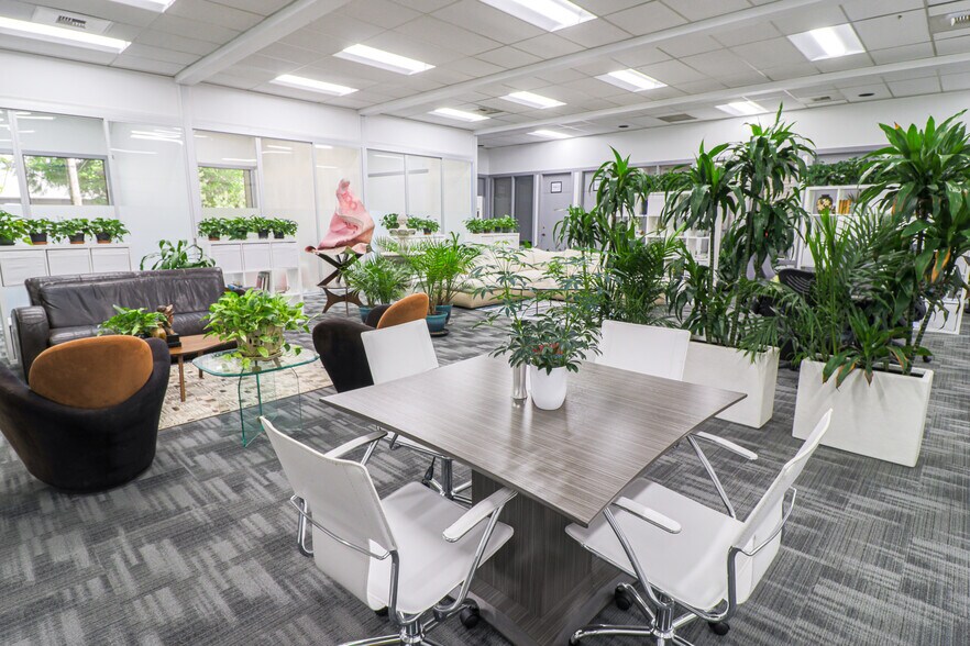 More Photos Of 2265 116th Ave NE, Bellevue Office For Lease