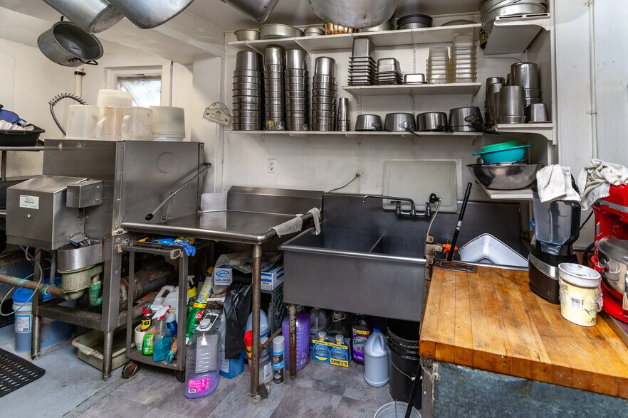 More Photos Of 36 John Ringo Rd, Ringoes Restaurant For Sale