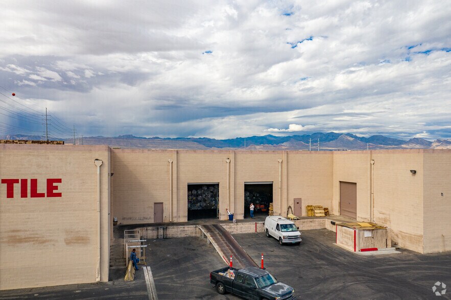 More Photos Of 4700 W Russell Rd, Las Vegas Warehouse For Lease