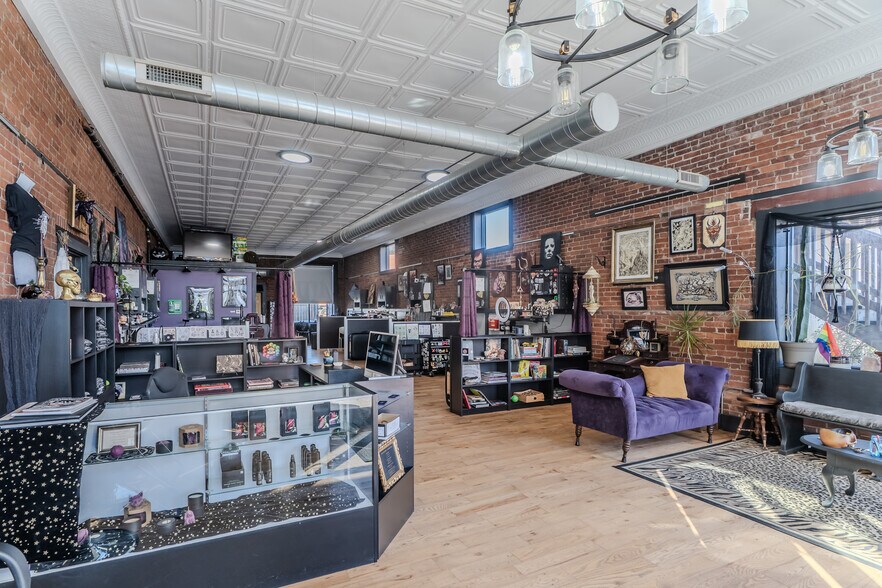 More Photos Of 46-54 Union St, Easthampton Storefront Retail Residential For Lease