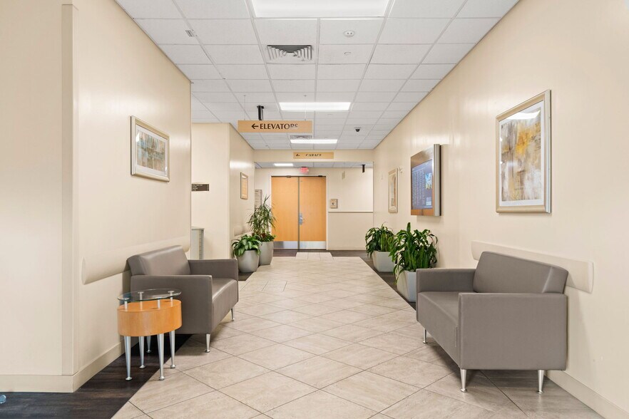 More Photos Of 625 6th Ave S, Saint Petersburg Medical For Sale