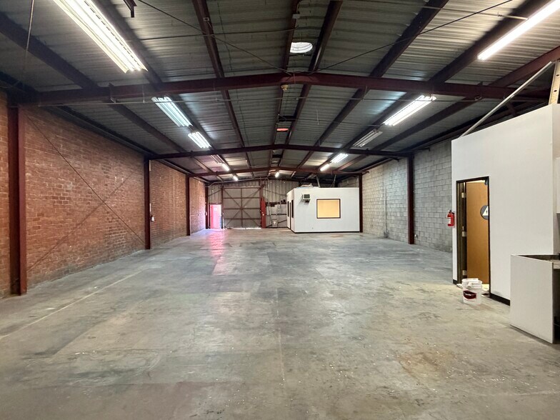 More Photos Of 3470-3476 E Pico Blvd, Los Angeles Warehouse For Lease
