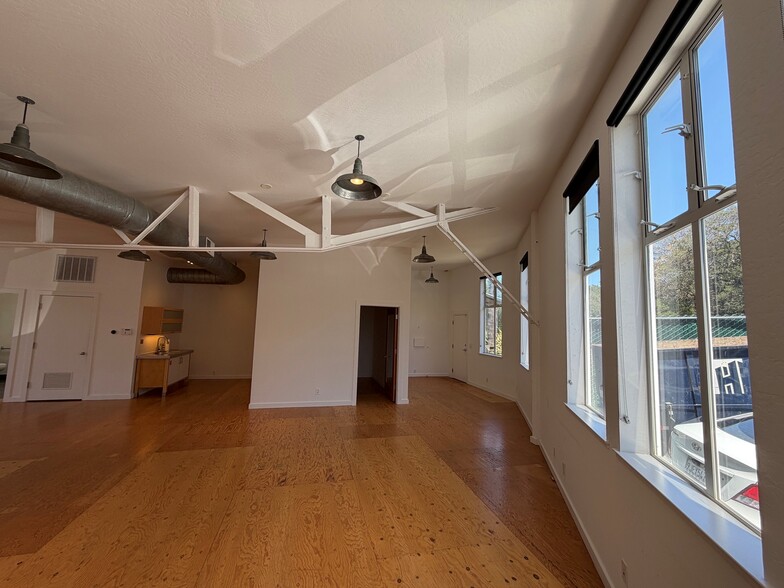 More Photos Of 12-14 E Sir Francis Drake Blvd, Larkspur Unknown For Lease