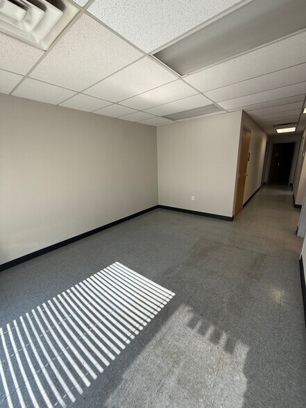 More Photos Of 3450 Fillmore Ridge Hts, Colorado Springs Warehouse For Lease