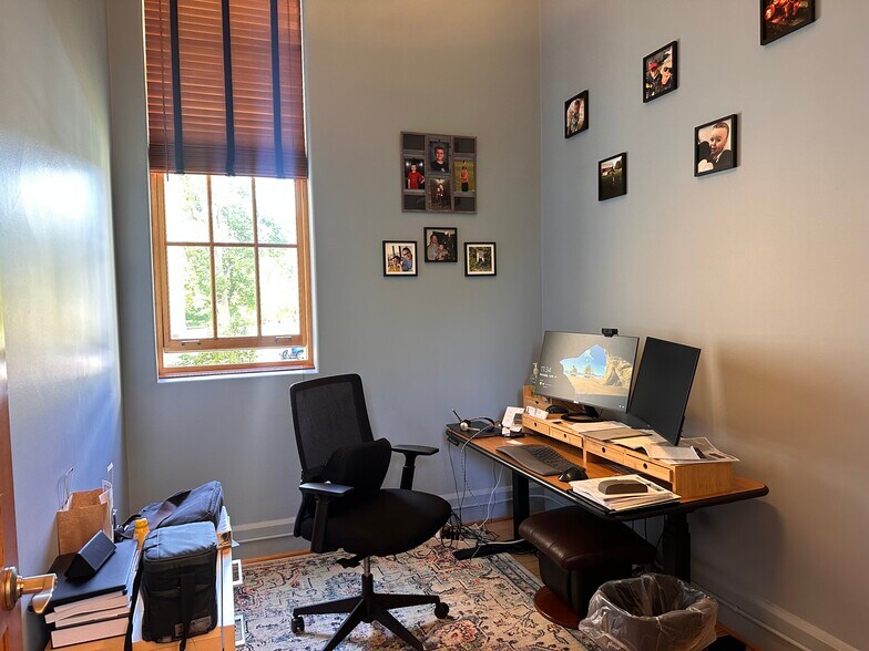 More Photos Of 830 Cottageview Dr, Traverse City Loft Creative Space For Sale