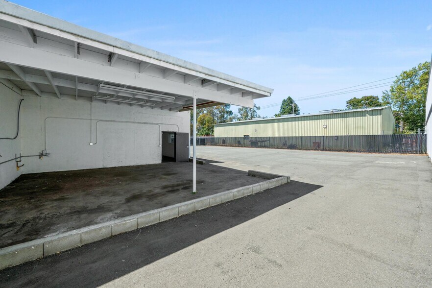 More Photos Of 2475 Bluebell Dr, Santa Rosa Industrial For Lease