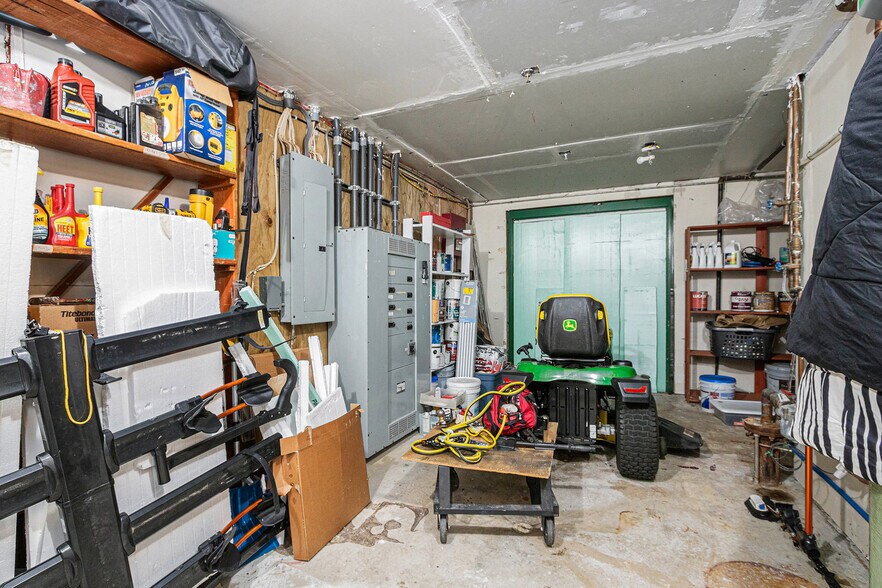 More Photos Of 56968 Dailey Rd, Dowagiac Shelter For Sale