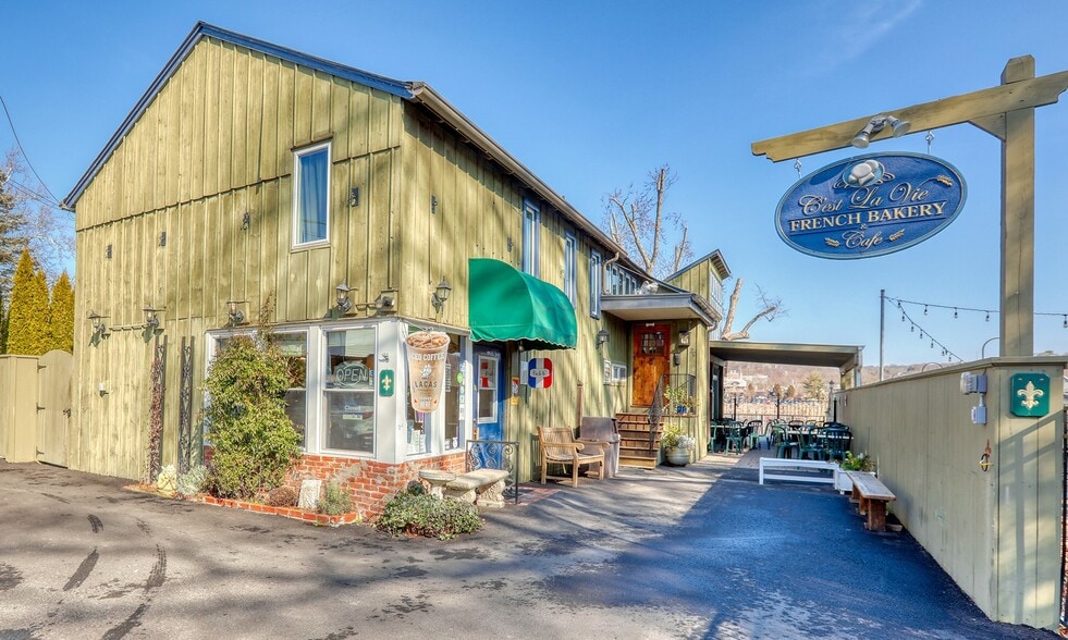 Primary Photo Of 20-1 S Main St, New Hope Storefront Retail Residential For Lease