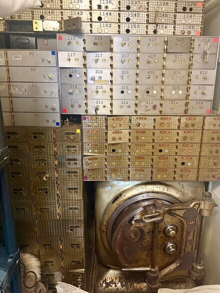 More Photos Of 113 Broadway St, Carson Storefront For Sale