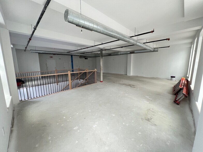 More Photos Of 141 Christopher Columbus Dr, Jersey City Apartments For Lease