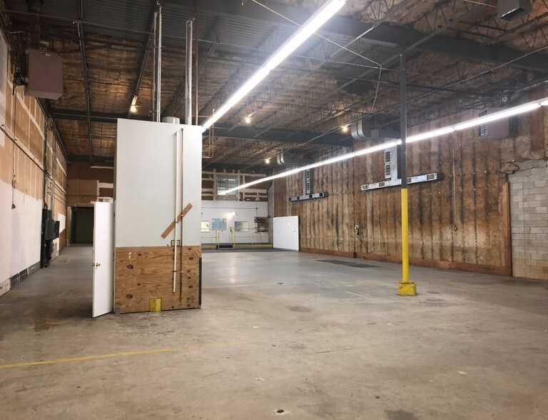 More Photos Of 45 Everett Dr, Princeton Junction Light Distribution For Lease