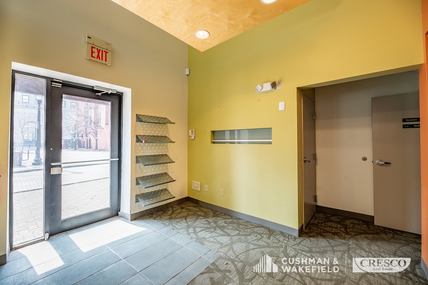 More Photos Of 2510 Market Ave, Cleveland Office For Lease
