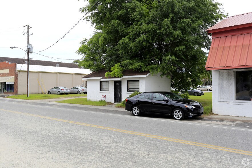 More Photos Of 589 S Green St, Ridgeland Office For Sale