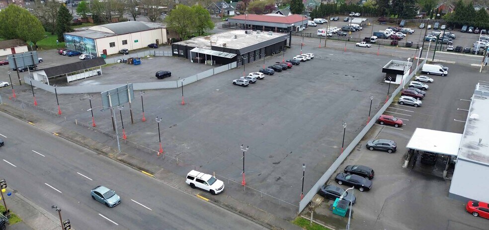 More Photos Of 615 N Meridian, Puyallup Auto Dealership For Sale
