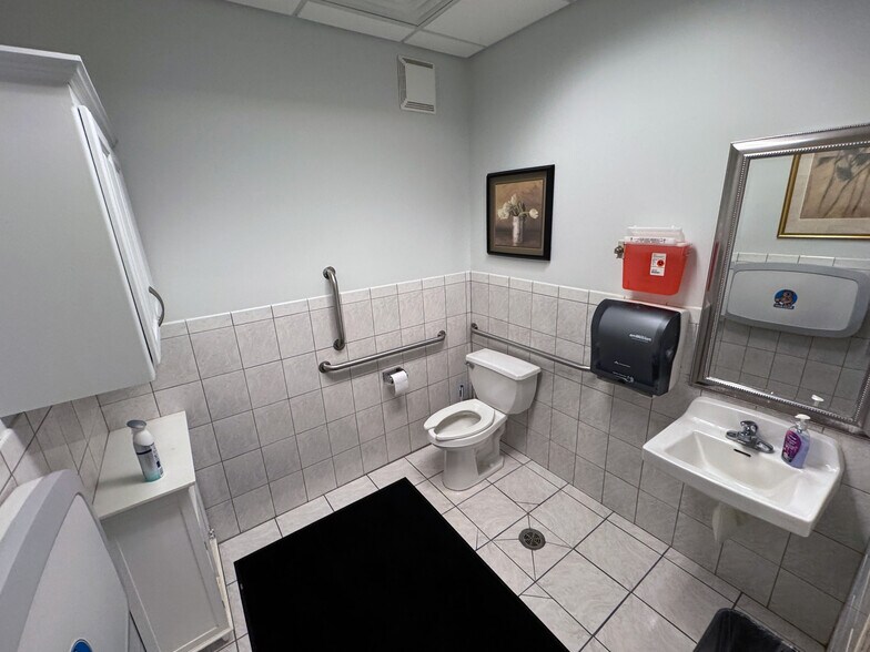 More Photos Of 2781 Pilot Knob Rd, Eagan Medical For Sale