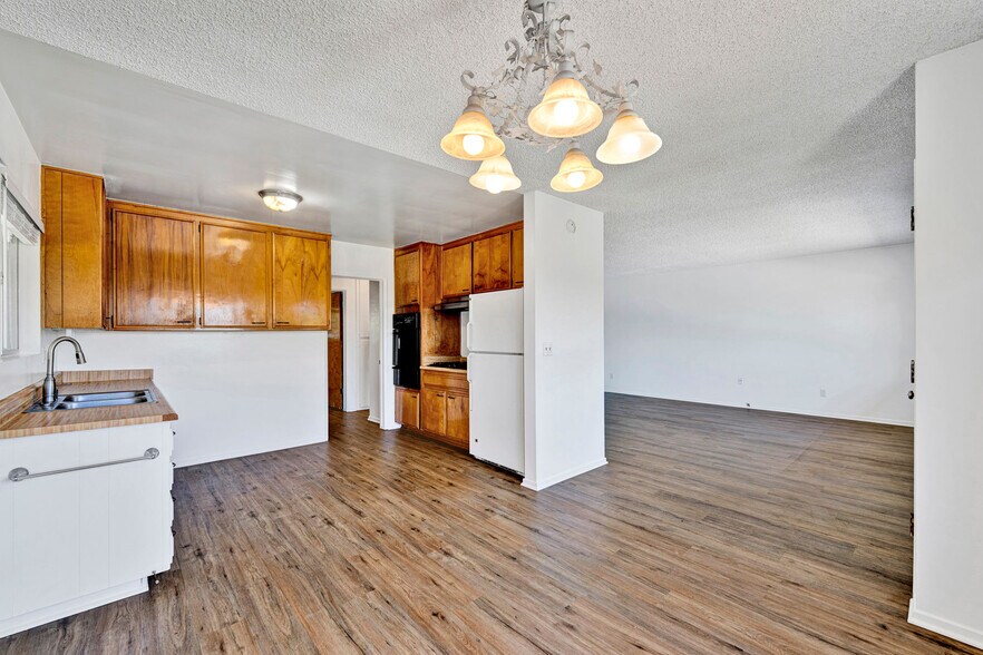 More Photos Of 330 9th St, Del Mar Apartments For Sale