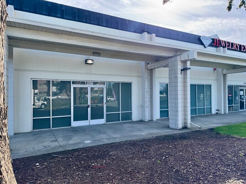 More Photos Of 1260-1290 Oddstad Dr, Redwood City Warehouse For Lease