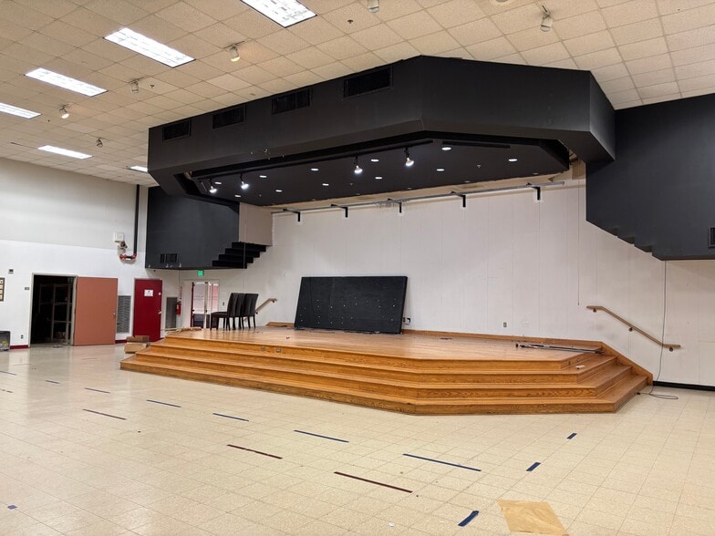 More Photos Of 600 Charles St, Humble Religious Facility For Sale