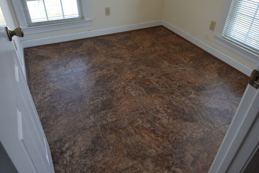 More Photos Of 596 Executive Pl, Fayetteville Office For Sale